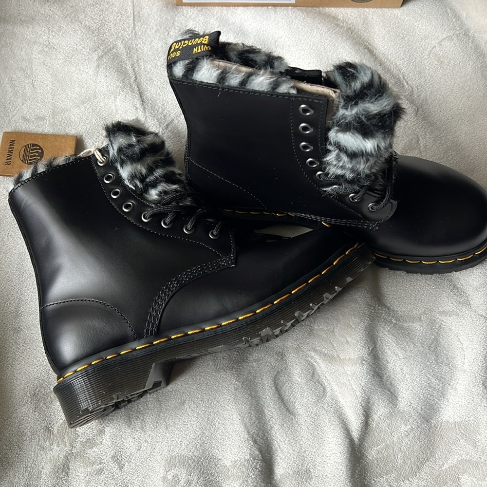 NWT Dr. Martens 1460 Serena Black Atlas